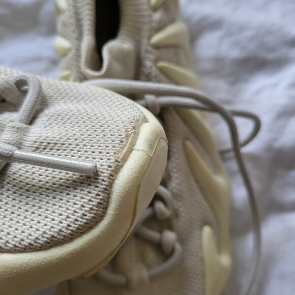 Yeezy 450 - Picture 2 of 7